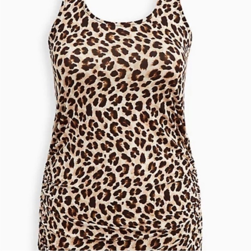 C
Torrid Leopard Print Short Sleeve Super Soft Ruched Tank 2X - Picture 6 of 7